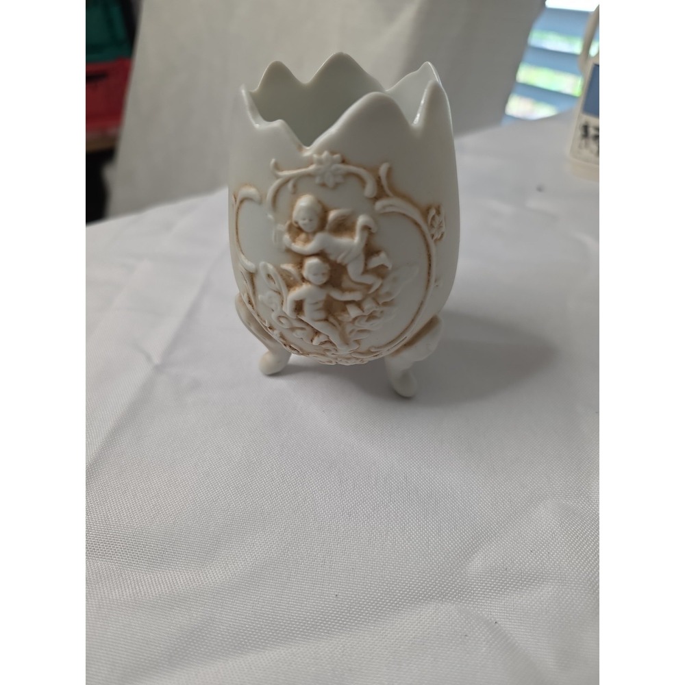 Lefton 1984 Three Footed Egg Shaped Knick Knack Dish Cupids Love